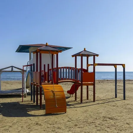 You Will Love This Luxury With Stunning Sea Views, 1384